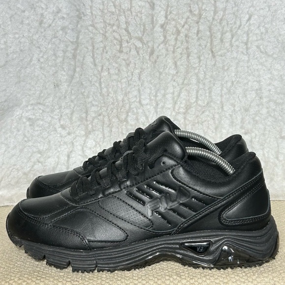 Fila Womens Black Leather/Syn  Memory Flux Slip Resistant Sneakers Shoes SZ 8 - Picture 2 of 11